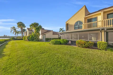 1102 Se Mitchell Avenue Port Saint Lucie FL 34952