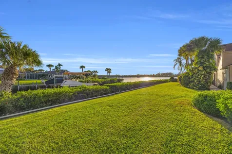 1102 Se Mitchell Avenue Port Saint Lucie FL 34952