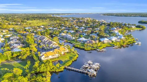 1102 Se Mitchell Avenue Port Saint Lucie FL 34952