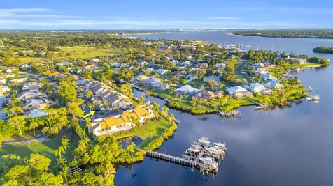 1102 Se Mitchell Avenue Port Saint Lucie FL 34952