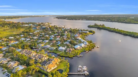 1102 Se Mitchell Avenue Port Saint Lucie FL 34952