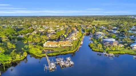 1102 Se Mitchell Avenue Port Saint Lucie FL 34952