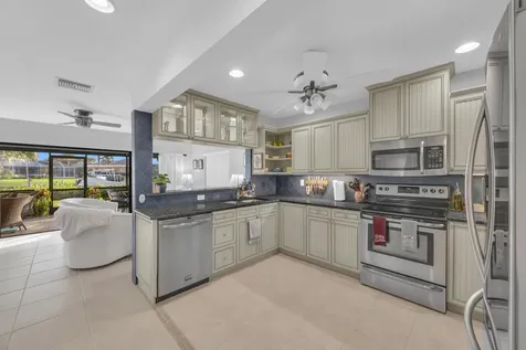 1102 Se Mitchell Avenue Port Saint Lucie FL 34952