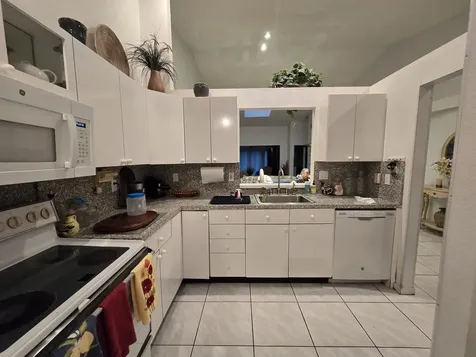 8385 Springlake Drive Boca Raton FL 33496