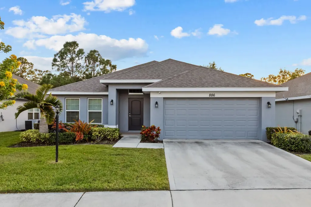 886 Ne Whistling Duck Way Port Saint Lucie FL 34983