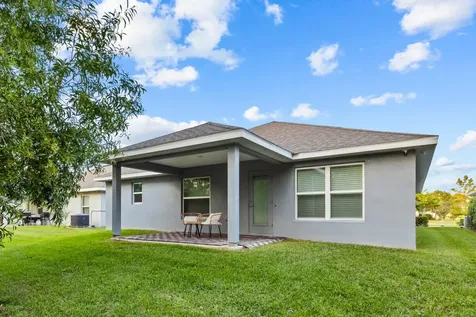886 Ne Whistling Duck Way Port Saint Lucie FL 34983