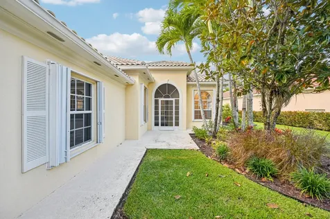 8774 Se Retreat Drive Hobe Sound FL 33455