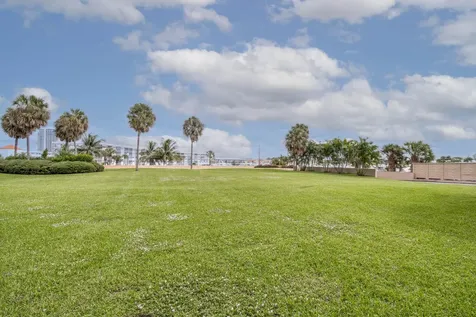 1030 Us Highway 1 North Palm Beach FL 33408