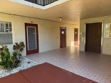 26 Abbey Lane Delray Beach FL 33446