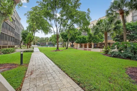 2816 N 46th Avenue Hollywood FL 33021