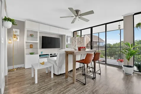 2816 N 46th Avenue Hollywood FL 33021