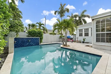 219 33rd Street West Palm Beach FL 33407
