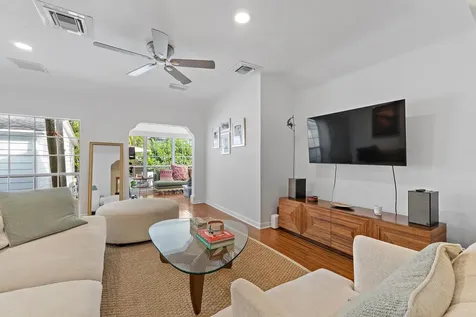 219 33rd Street West Palm Beach FL 33407