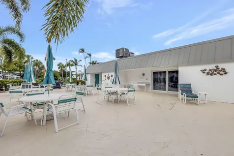 2929 Se Ocean Boulevard Stuart FL 34996