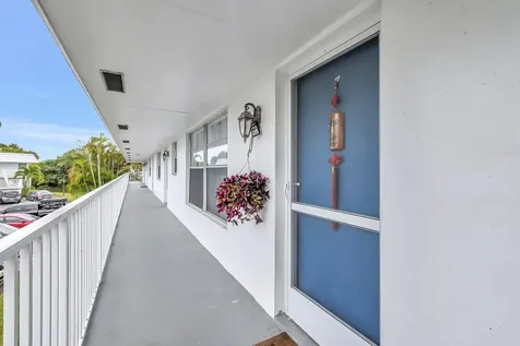 2929 Se Ocean Boulevard Stuart FL 34996