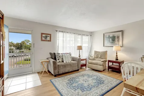 2929 Se Ocean Boulevard Stuart FL 34996