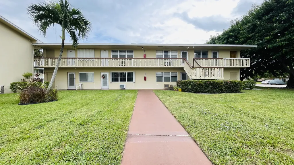 138 Salisbury F West Palm Beach FL 33417