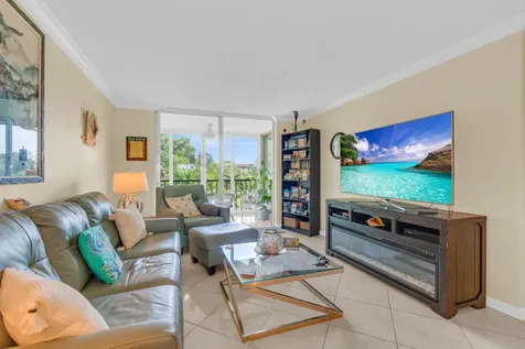 6795 Huntington Lane Delray Beach FL 33446