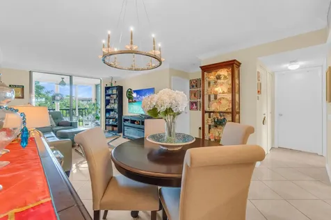 6795 Huntington Lane Delray Beach FL 33446