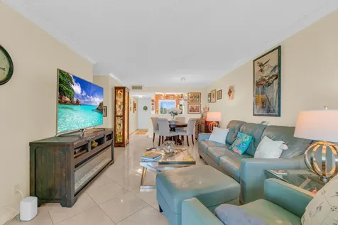 6795 Huntington Lane Delray Beach FL 33446