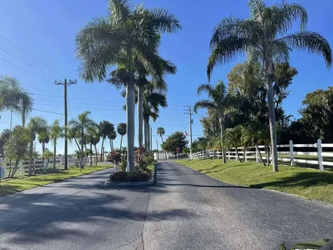 1601 Us Highway 441 Okeechobee FL 34974