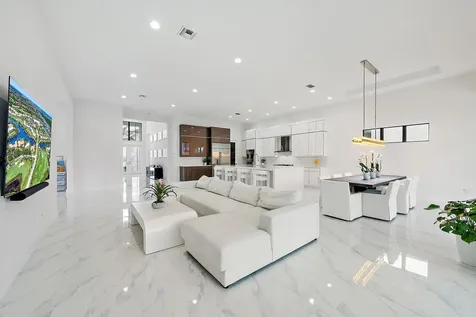 13159 Artisan Circle Palm Beach Gardens FL 33418