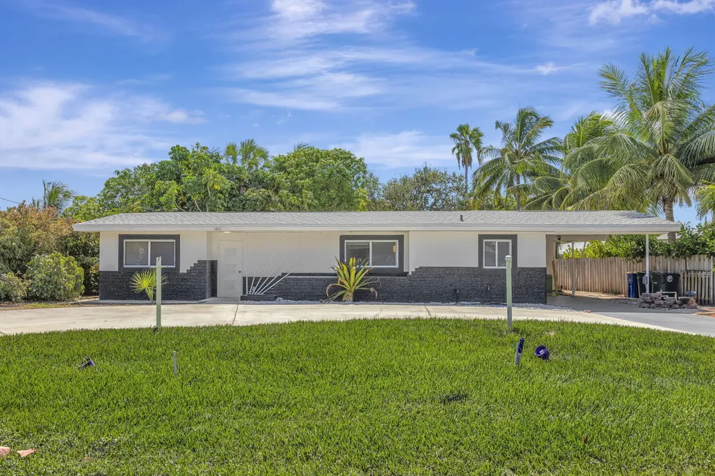 1911 Cypress Avenue Fort Pierce FL 34949