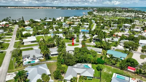 1911 Cypress Avenue Fort Pierce FL 34949