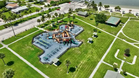1911 Cypress Avenue Fort Pierce FL 34949