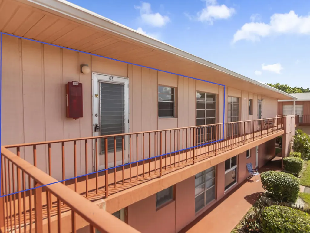 4 Golfs Edge West Palm Beach FL 33417