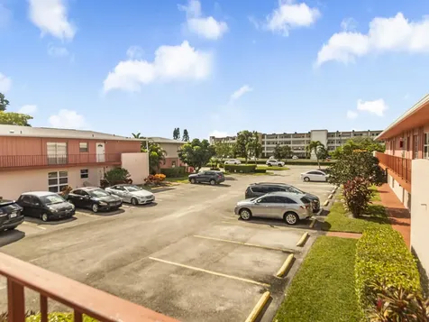 4 Golfs Edge West Palm Beach FL 33417