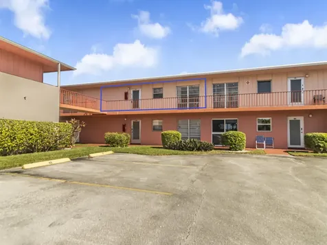 4 Golfs Edge West Palm Beach FL 33417