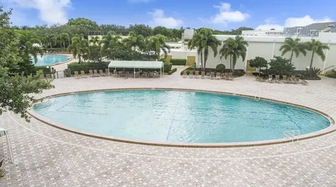 4 Golfs Edge West Palm Beach FL 33417