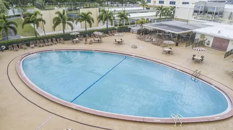 4 Golfs Edge West Palm Beach FL 33417