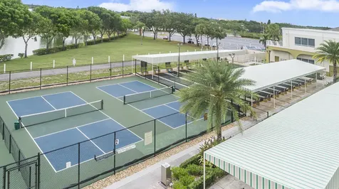 4 Golfs Edge West Palm Beach FL 33417