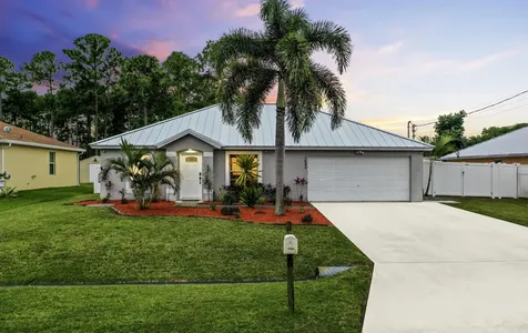 1682 Sw Lofgren Avenue Port Saint Lucie FL 34953