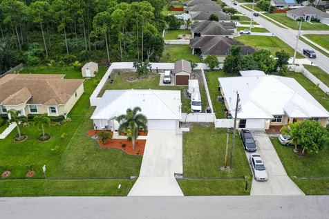 1682 Sw Lofgren Avenue Port Saint Lucie FL 34953