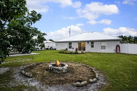 1682 Sw Lofgren Avenue Port Saint Lucie FL 34953