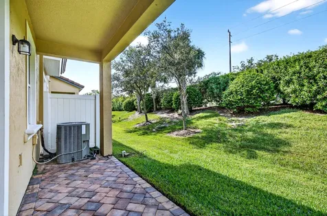 1117 Normandie Way Vero Beach FL 32960