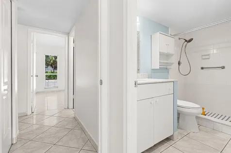 250 Ne 20th Street Boca Raton FL 33431
