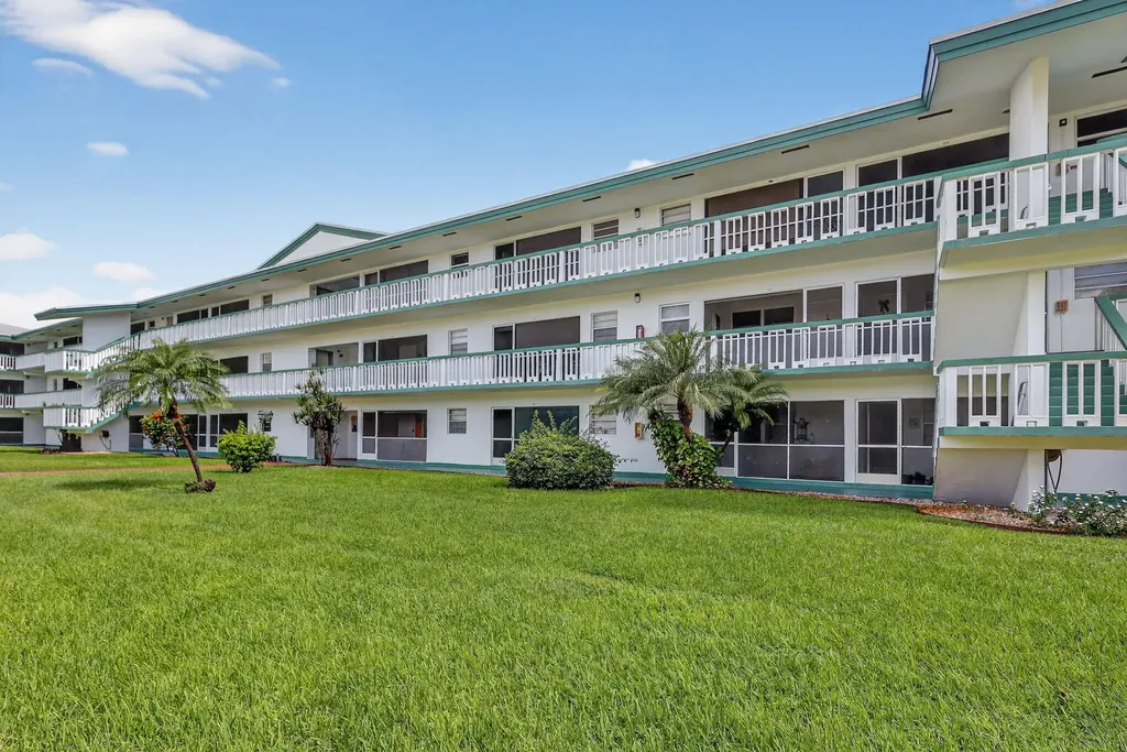 5300 Washington Street Hollywood FL 33021