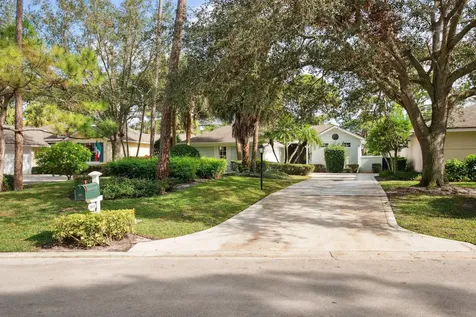 1018 Carolina Circle Vero Beach FL 32962