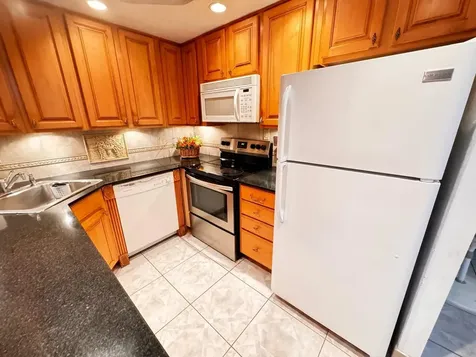 280 Flanders Delray Beach FL 33484