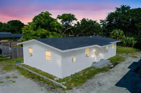 2108 Avenue E Fort Pierce FL 34950
