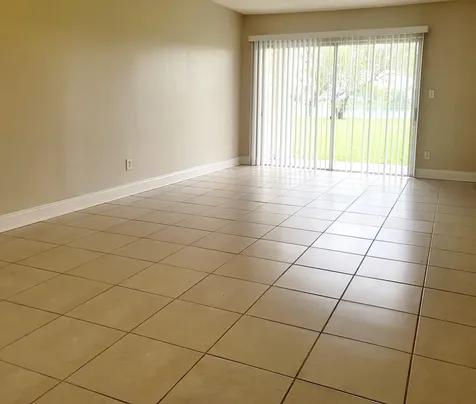 3421 NW 44th Street Oakland Park FL 33309