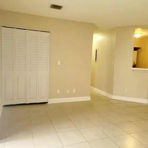 3421 NW 44th Street Oakland Park FL 33309