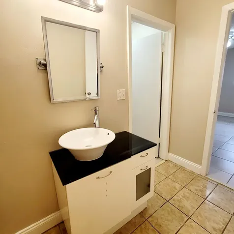 3421 NW 44th Street Oakland Park FL 33309