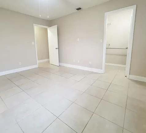 3421 NW 44th Street Oakland Park FL 33309