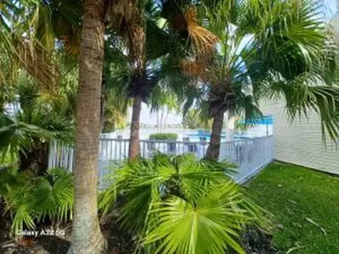 3421 NW 44th Street Oakland Park FL 33309