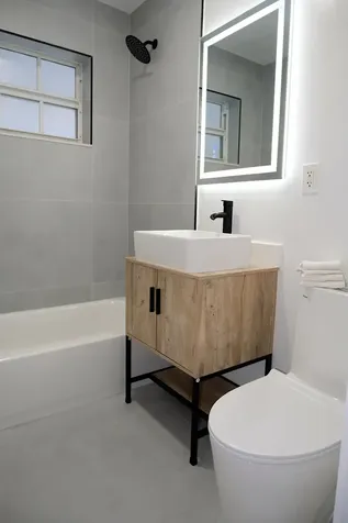 1084 Sw 4th Avenue Pompano Beach FL 33060